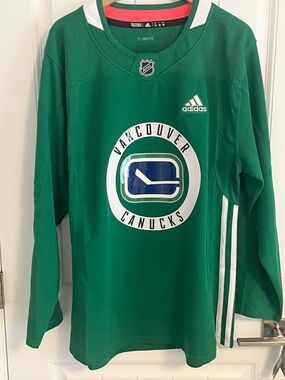 BNWT Authentic Adidas Vancouver Canucks Green Practice Jersey Size 52 Large NEW